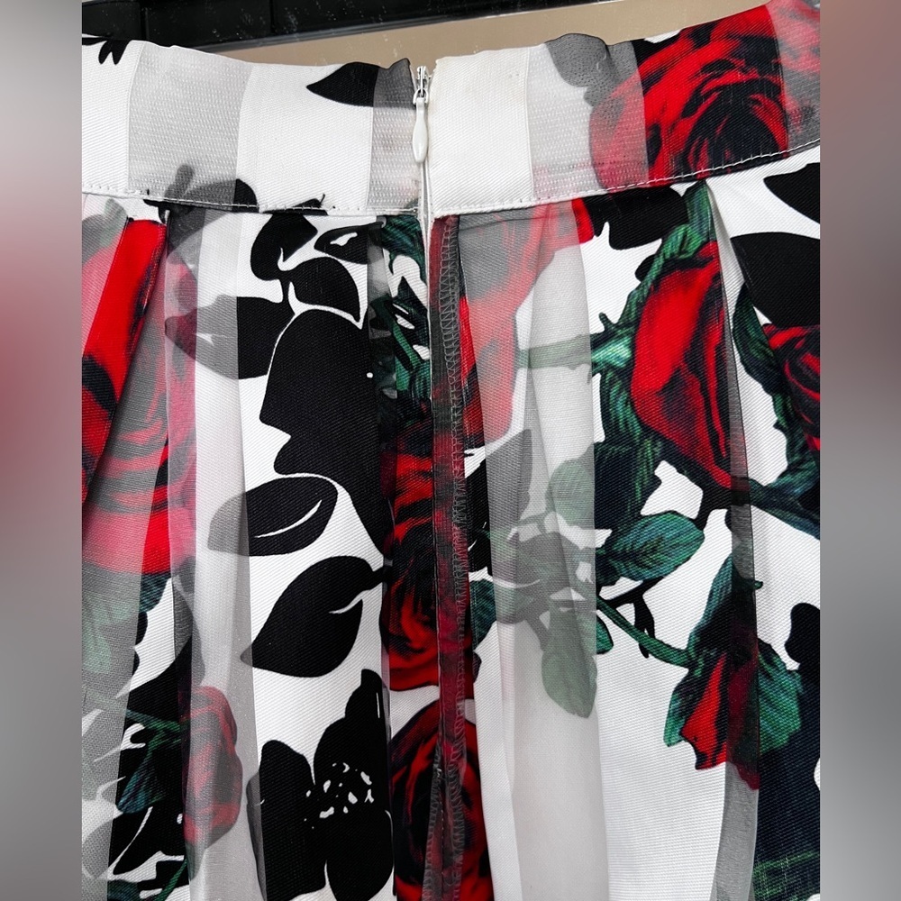 Paprika Red and Black Floral A-Line pleated Skirt - Picture 7 of 8